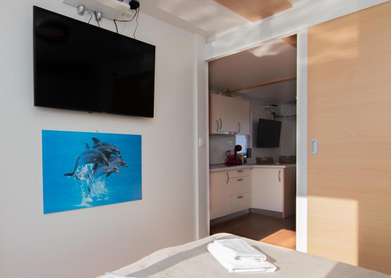 شقة Eldamar Floating House بورتوروز المظهر الخارجي الصورة
