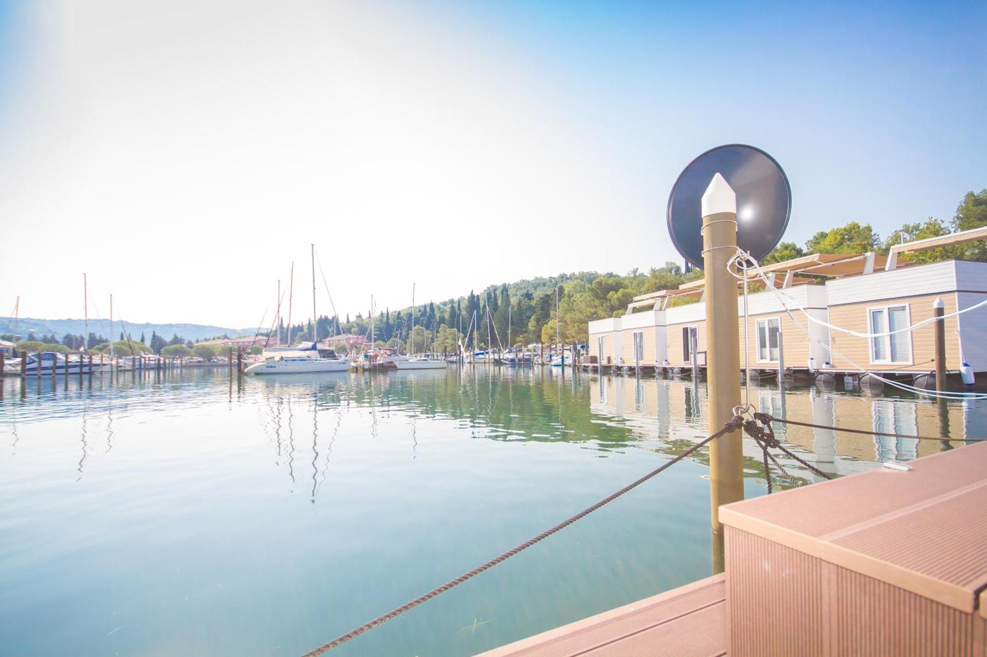 شقة Eldamar Floating House بورتوروز المظهر الخارجي الصورة